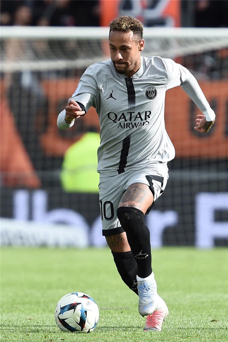 البرازيلي نيمار يقود باريس جرمان للخروج من نفق آسيا المظلم