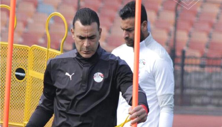أول رد فعل للاتحاد المصري بعد انضمام الحضري لطاقم منتخب سوريا