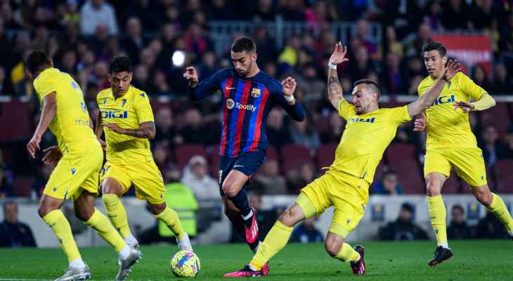 برشلونة يتخطى قادش بثنائية