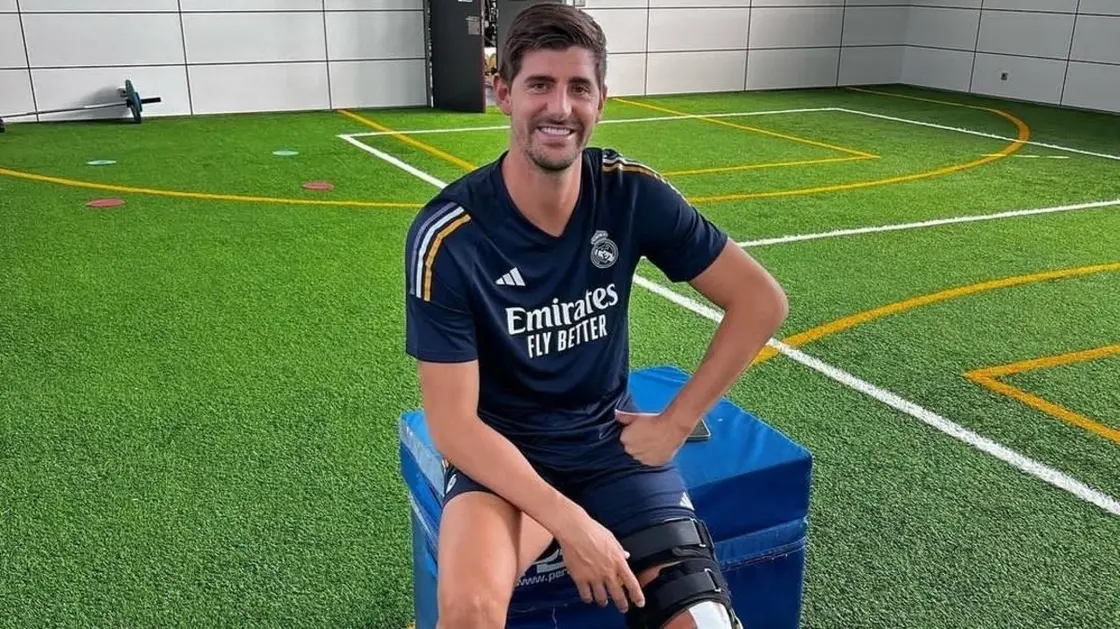 حارس ريال مدريد “كورتوا”  يبدأ إعادة التأهيل بعد عملية “الصليبي”