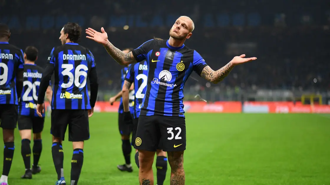 إنترميلان يستعيد صدارة الدوري الايطالي بثنائية في مرمى فروسينوني