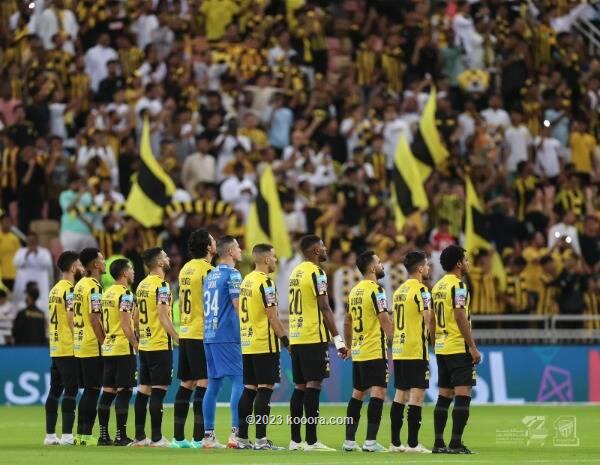 إتحاد جدة السعودي يبدأ معسكر الطائف بمشاركة بنزيما وكانتي وجوتا