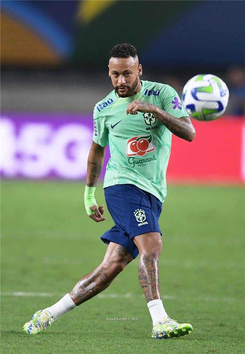 البرازيلي نيمار : فكرت في الاعتزال بعد المونديال والانتقال للهلال السعودي شأن يخصني