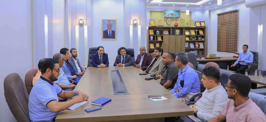 وزيرا الشباب والرياضة والنفط والمعادن يلتقيان إدارة نادي فحمان أبين