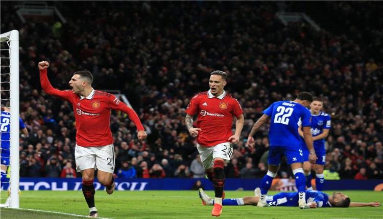 مانشستر يونايتد يفاقم أزمات إيفرتون ويقصيه من الكأس