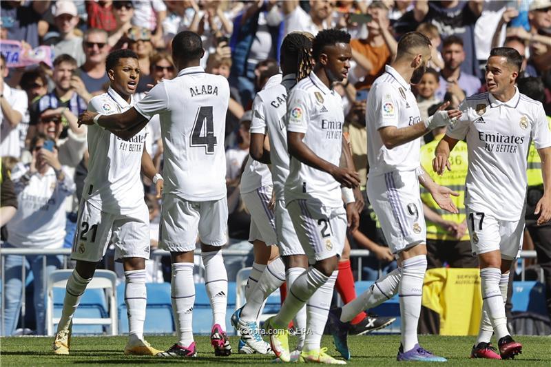 ريال مدريد يكتسح بلد الوليد بسداسية وبنزيما يتوهج بهاتريك