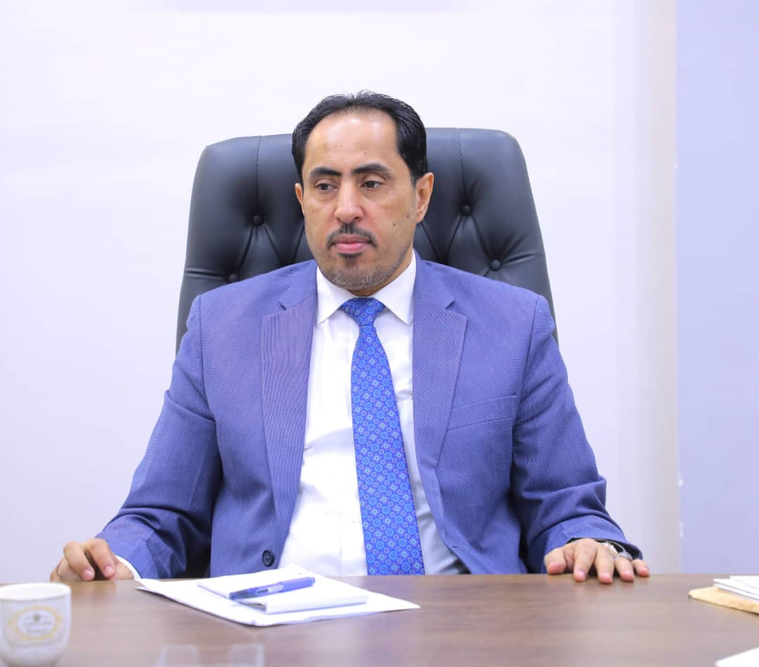 الوزير البكري يبارك لإتحاد الكاراتية إنجاز البطل اليمني محمد معاذ  بإحراز ميدالية ذهبية في البطولة الاسيوية