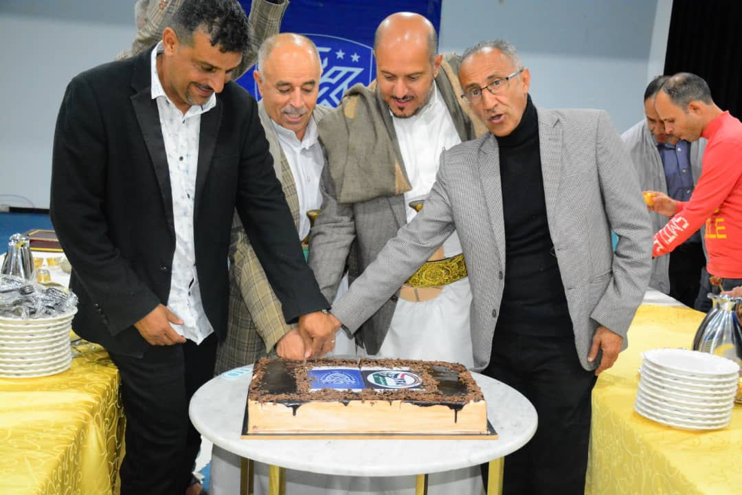الداعم أمين جمعان يكرم فرع اتحاد الكرة ولجنة الحكام بامانة العاصمة