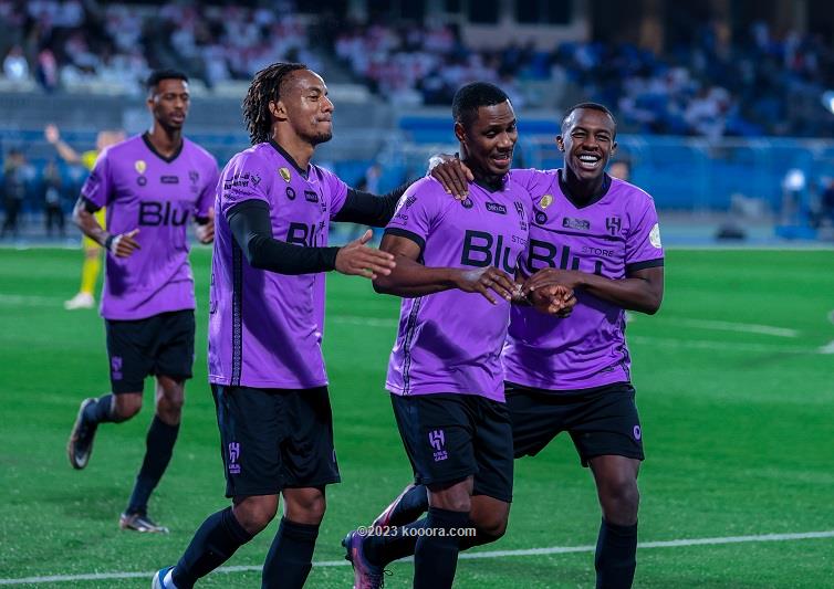 ثنائية إيجالو تمنح الهلال فوزا غاليا على الخليج
