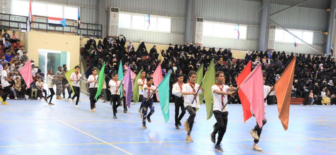 تفاعل شبابي وطلابي واسع مع الأنشطة والبرامج في المراكز الصيفية في عدن والمحافظات المحررة