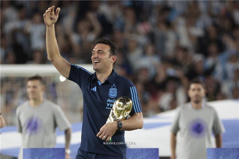 سكالوني مدرب المنتخب الارجنتيني: سالم الدوسري أفضل لاعب عربي