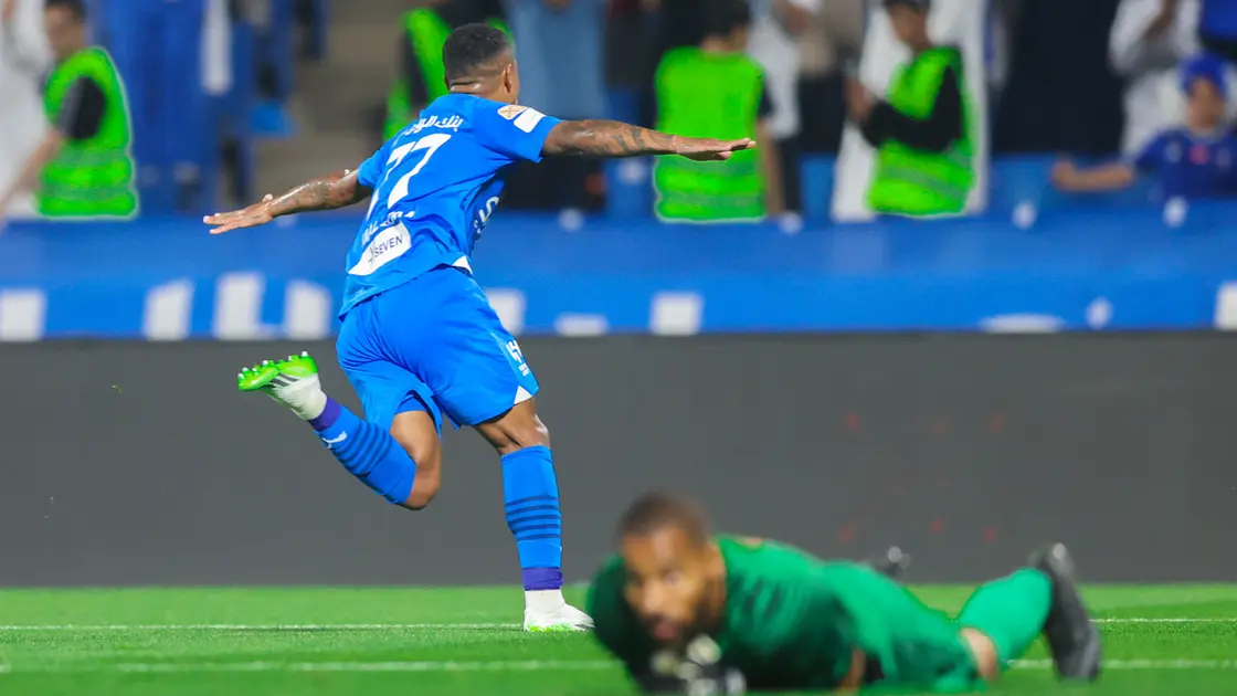 “هاتريك” مالكوم يقود الهلال للفوز على أبها في دوري روشن السعودي