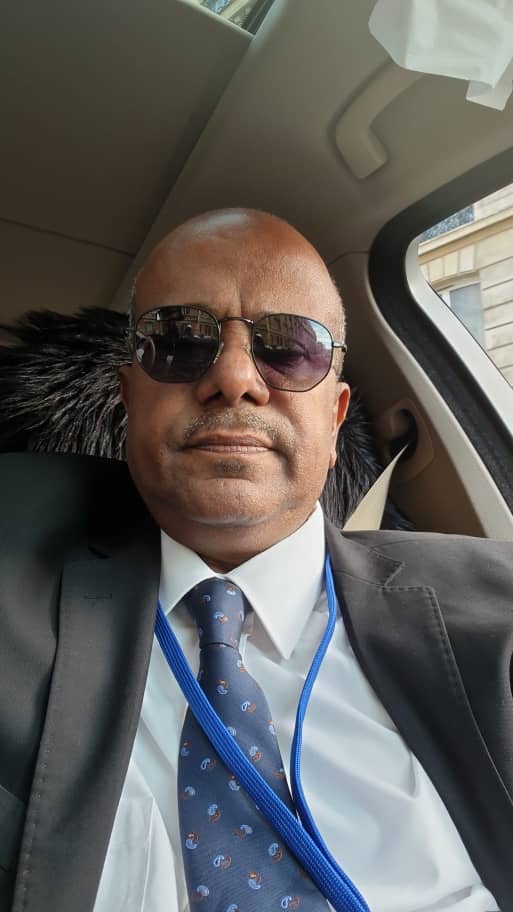 الوكيل الخليفي يبارك لمنتخبنا اليمني للكاراتية إحرازه ميدالية ذهبية  في بطولة أسيا