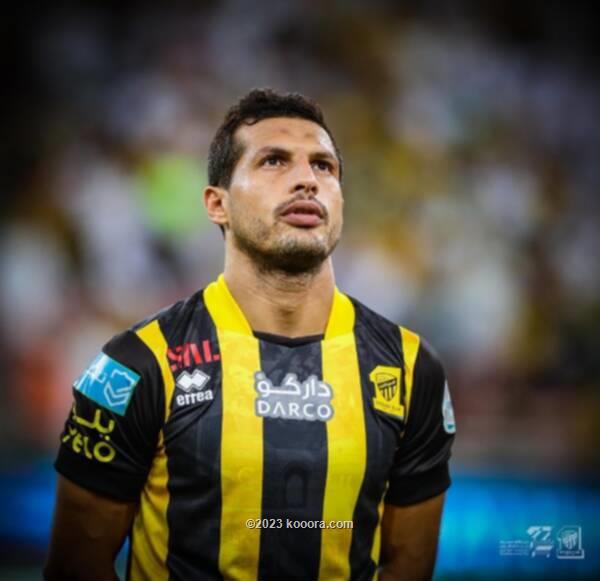 العراقي جاسم لاعب الصفاقسي التونسي يعتذر للاعب الاتحاد السعودي طارق حامد