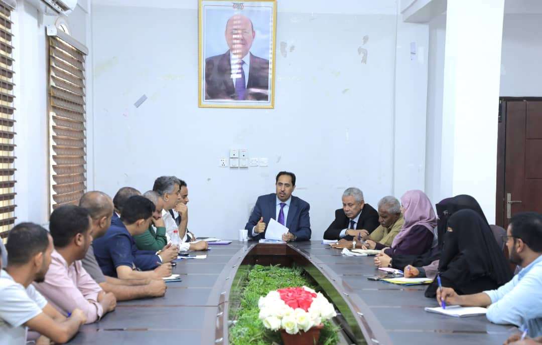 وزير الشباب والرياضة يشدد على ضرورة التقيد بالنظام المالي والمحاسبي وتطبيق أنظمة الإدارة الالكترونية