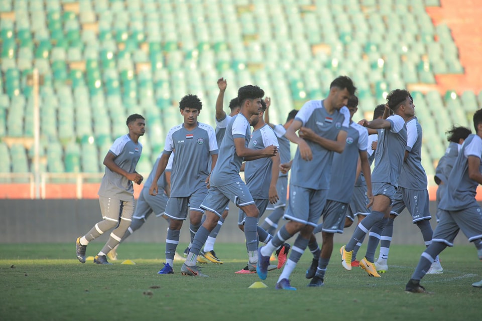 مدرب المنتخب اليمني الاولمبي يضع اللمسات الاخيرة لمباراتنا امام المنتخب العماني  في بغداد