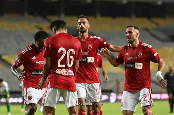 الأهلي المصري ينجو من مفاجآت الكأس ويعبر المصري بفوز صعب