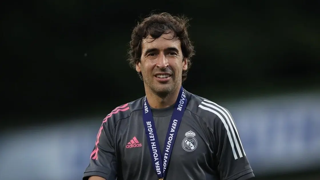 الاسباني راؤول يرفض تدريب شالكه الألماني