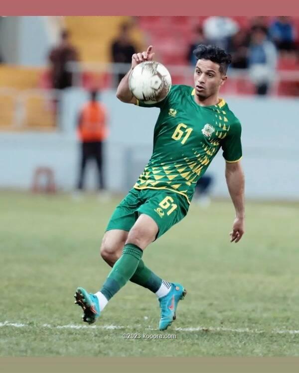 النجم اليمني ناصرمحمدوه يحتفل بفوزه الأول مع الشرطة العراقي