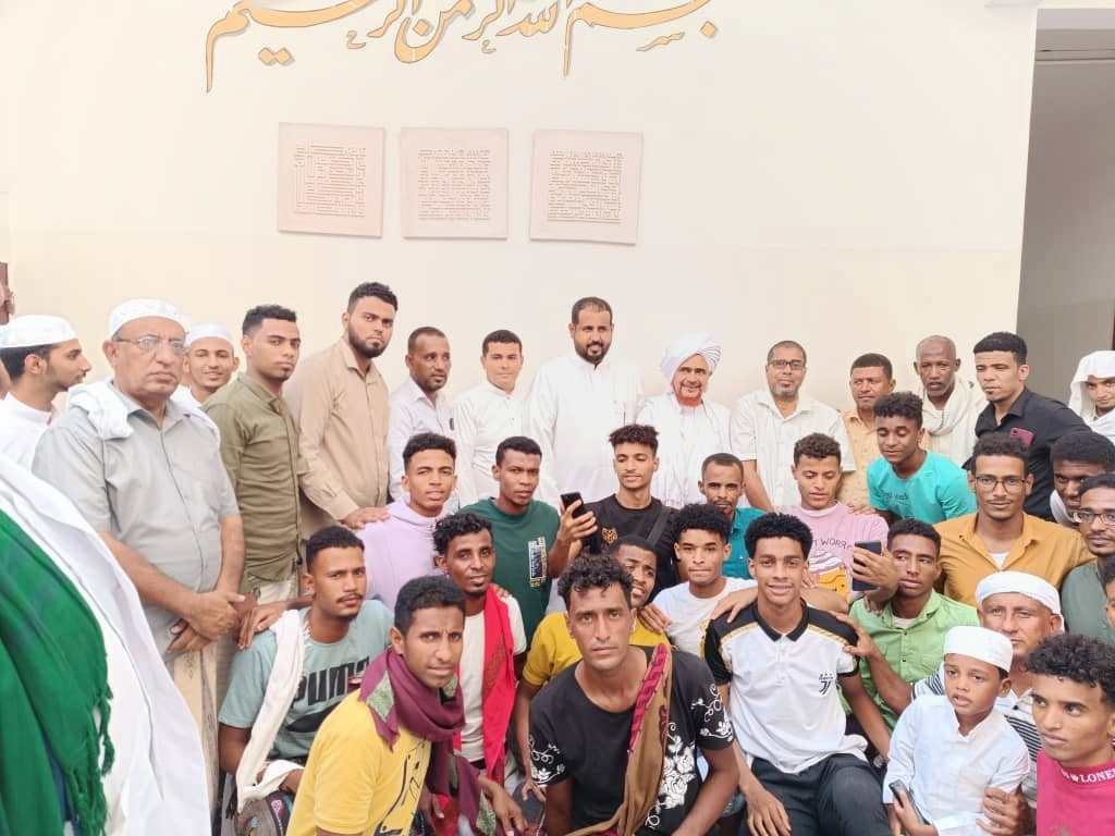 المدير العام الشيخ رياض الجهوري ونادي السلام في ضيافة العلامة الحبيب عمر بن حفيظ