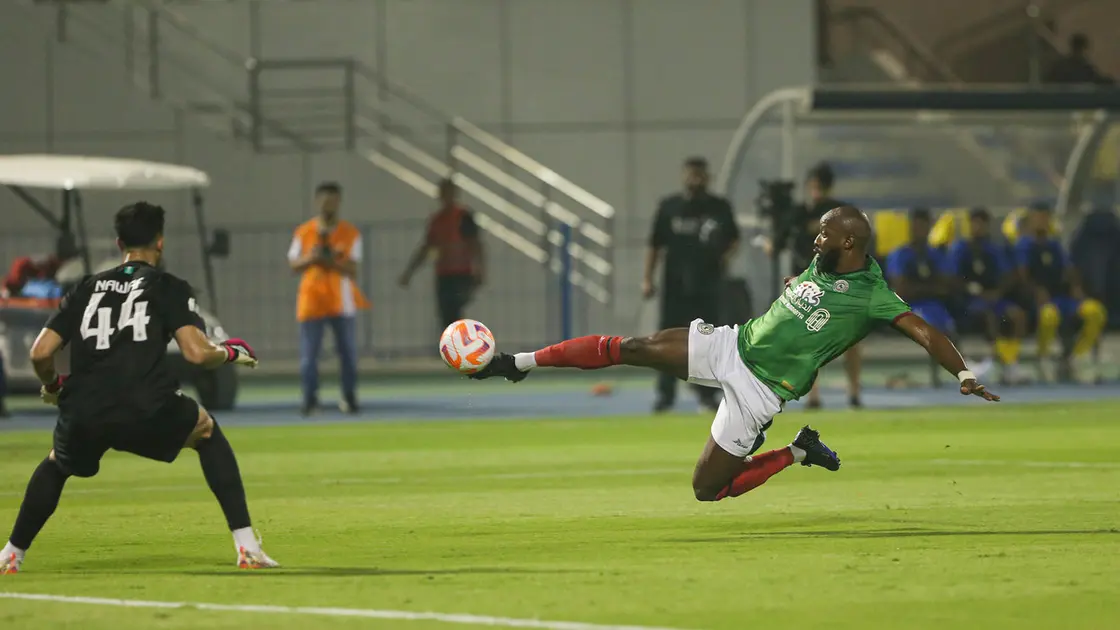 الاتفاق يقلب النتيجة ويهزم النصر بثنائية في دوري روشن السعودي