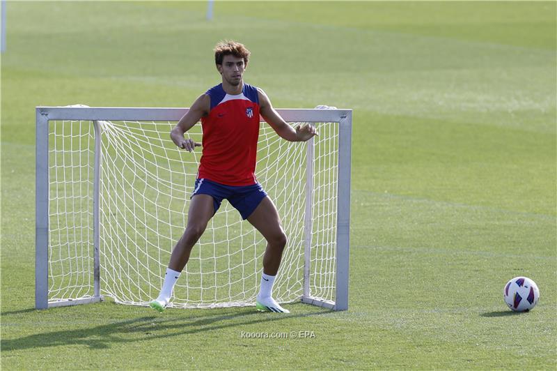 البرتغالي جواو فيليكس يصل إلى برشلونة