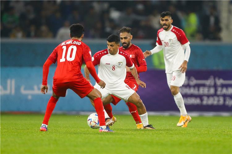 منتخب عمان يحقق فوزًا قاتلًا على البحرين ويتأهل إلى نهائي خليجي 25