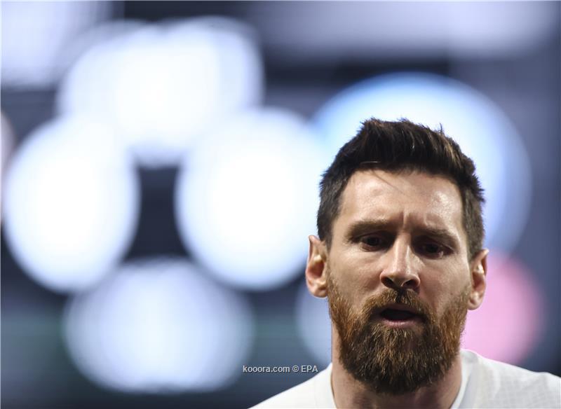 ميسي يناقش مستقبله مع لاعبي برشلونة