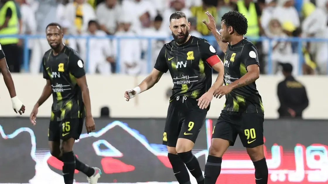 الإصابة تبعد كريم بنزيمة عن إتحاد جدة السعودي
