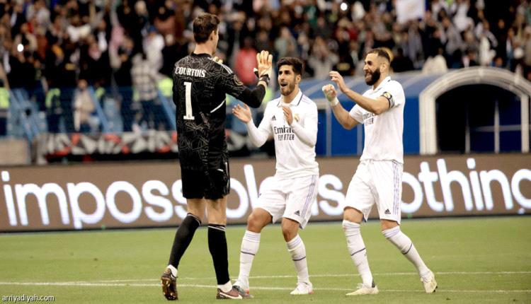 ريال مدريد يهزم فالنسيا ويصعد لنهائي كأس السوبر الإسباني