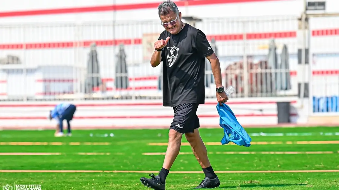 الزمالك المصري يقيل المدرب الكولومبي أوسوريو ويعرض “الثلاثي المتمرد ” للبيع