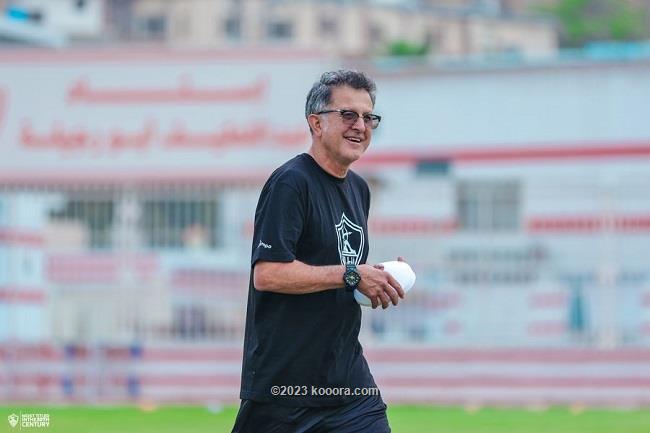الكولومبي هيرناندو ينضم للجهازالفني بالزمالك