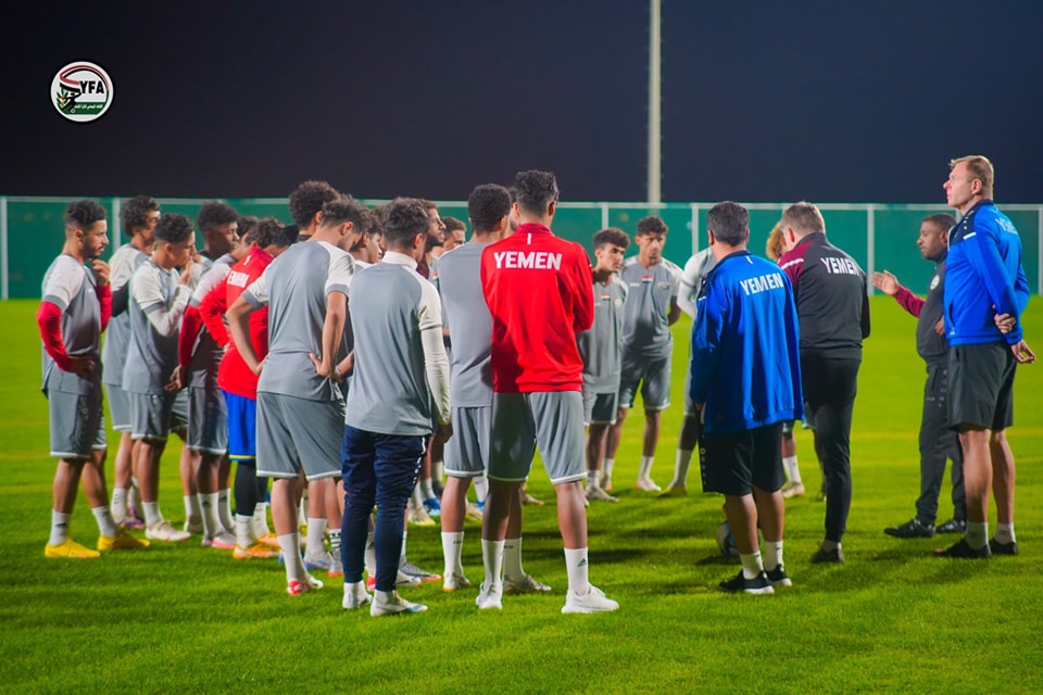 بمشاركة المعاري والريمي…المنتخب اليمني الاول يواصل تحضيراته استعدادا لمواجهة البحرين غدا الخميس