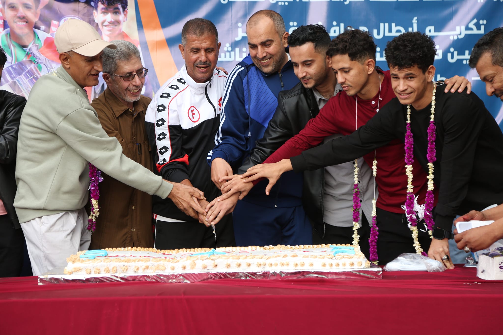 مكتب الشباب يكرم أبناء تعز المشاركين في منتخب الناشئين بطل بطولة غرب آسيا للناشئين