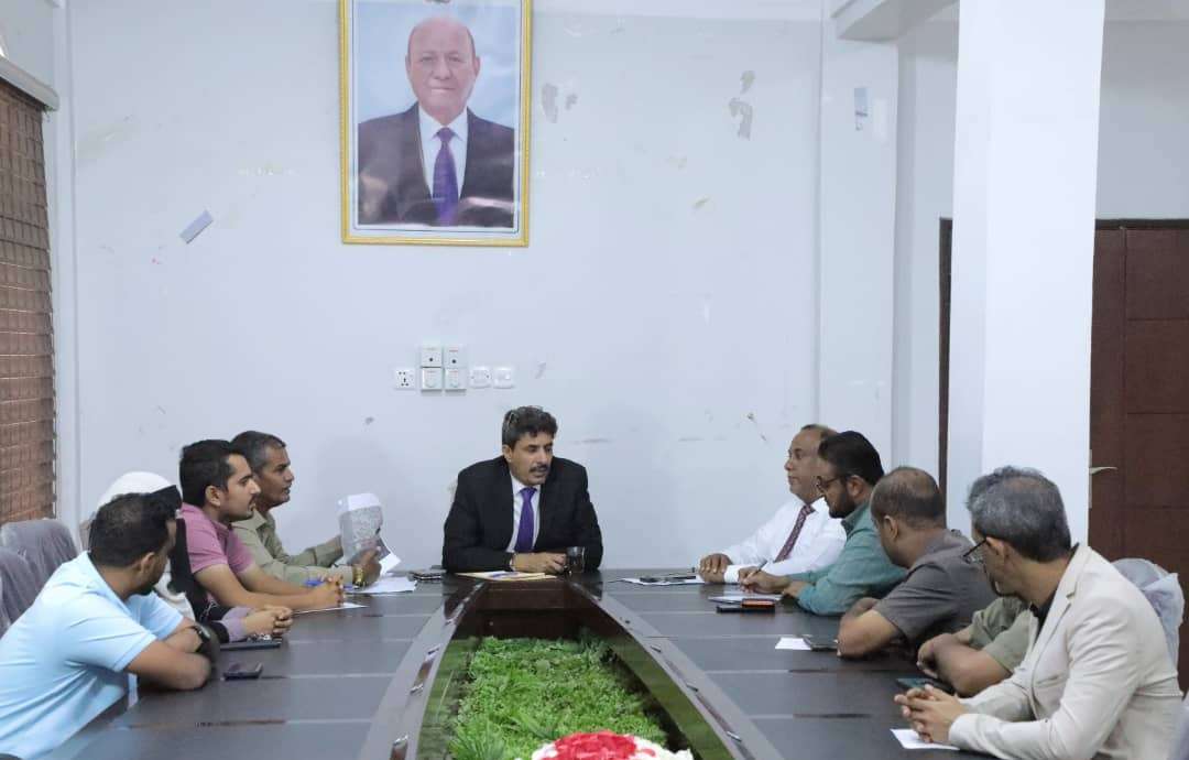 وكيل وزارة الشباب والرياضة لقطاع المشاريع والاستثمار يناقش خطة عام 2024