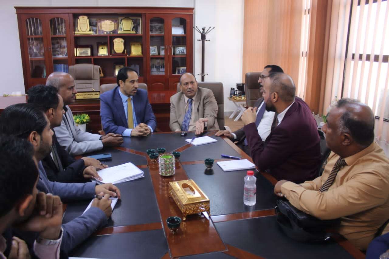 وزير الشباب والرياضة يؤكد أهمية دور وزارة الصناعة في حث وتشجيع البيوت التجارية لدعم ورعاية الأندية والأنشطة الرياضية