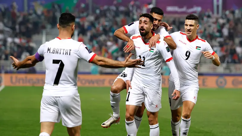 للمرة الأولى.. منتخب فلسطين يتأهل إلى ثمن نهائي “كاس آسيا” بثلاثية هونغ كونغ