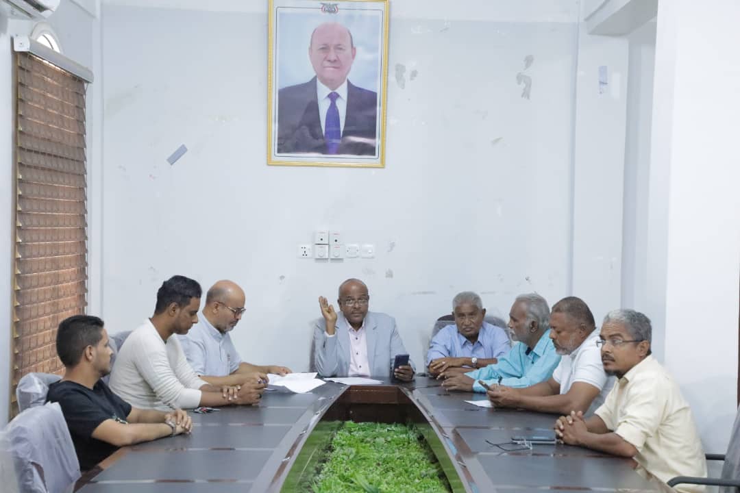 وكيل وزارة الشباب والرياضة يطلع على الترتيبات النهائية لإقامة بطولة الجمهورية لكرة اليد لأندية المحافظات في العاصمة عدن