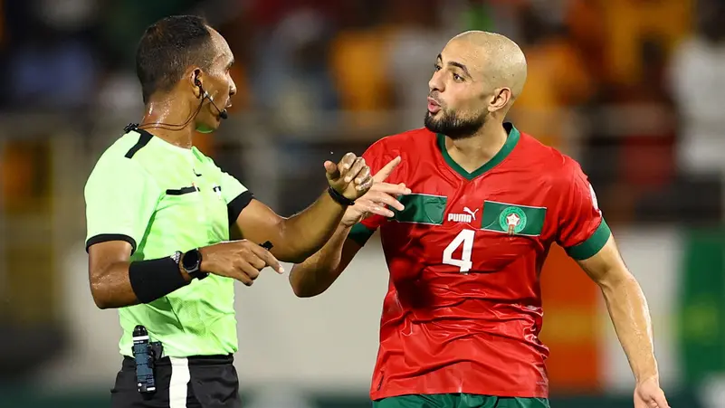 مساعد مدرب منتخب المغرب: الحكم السوداني “فاشل”.. ويظننا أغبياء