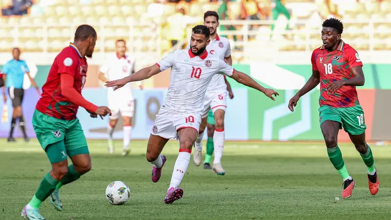 نائبة في البرلمان التونسي تفتح النار: المنتخب لا يشرفنا