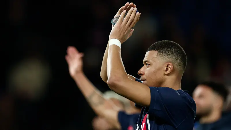 برنامج اسباني يكشف : مبابي وقع عقود انتقاله لريال مدريد وصفعة جديدة من عائلته لسان جيرمان الفرنسي