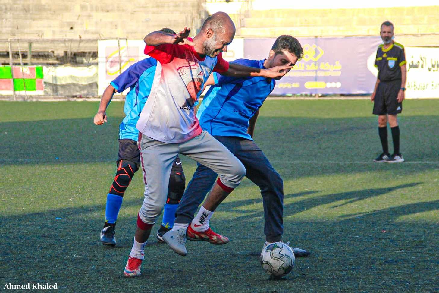 بدعم البنك الاهلي ..تطوير الموانئ والسراري يتأهلان للدور الثاني في دوري كأس عدن للشركات والمؤسسات