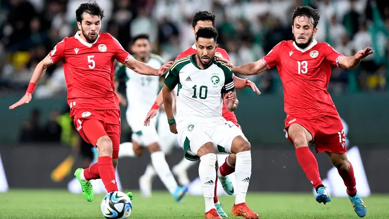 المنتخب السعودي يواجه طاجيكستان للبحث عن ضمان تأهله