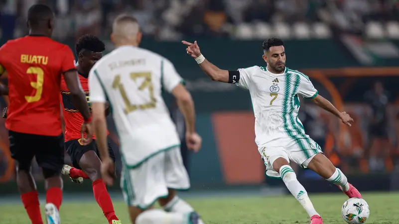 المدرب الجديد لمنتخب الجزائر يقرر استبعاد القائد رياض محرز