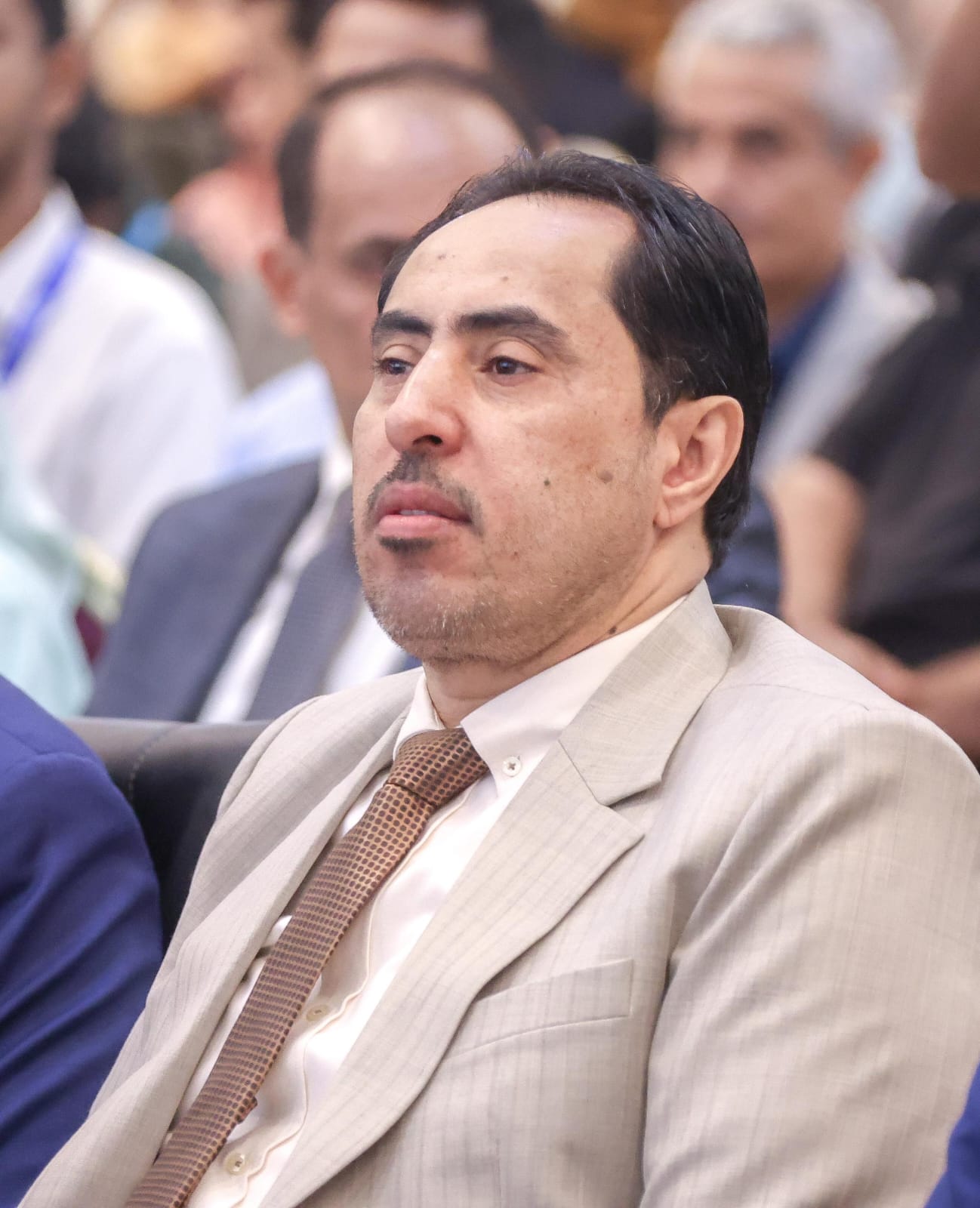 وزير الشباب والرياضة يبارك فوز خالد خليفي برئاسة الاتحاد العربي للسباحة