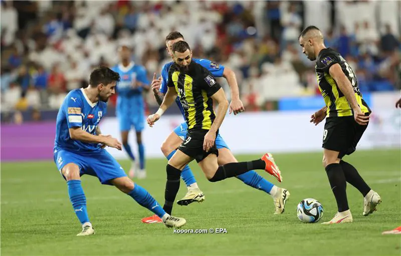المهاجم المغربي حمدالله : لست ضعيفا.. وكنت أستطيع حبس المشجع