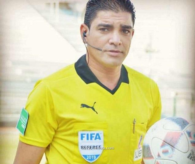 الحكم المصري إبراهيم نور الدين يديرقمة الزمالك والأهلي