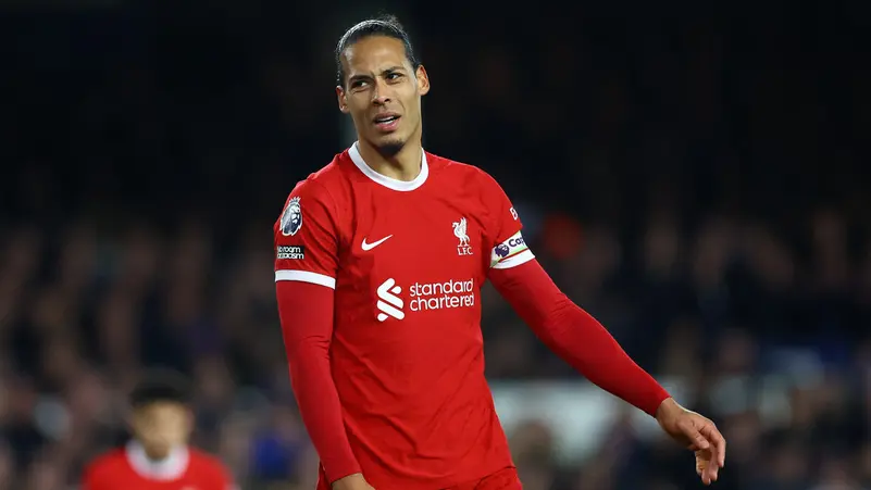 الهولندي فان دايك قائد ليفربول : لا نستحق التتويج بالدوري