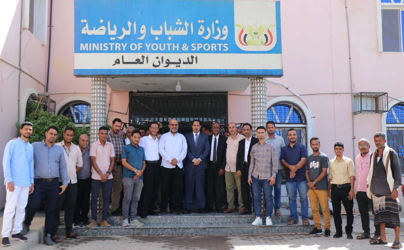 وزارة الشباب والرياضة بعدن تحتفي بموظفيها بمناسبة عيد العمال العالمي
