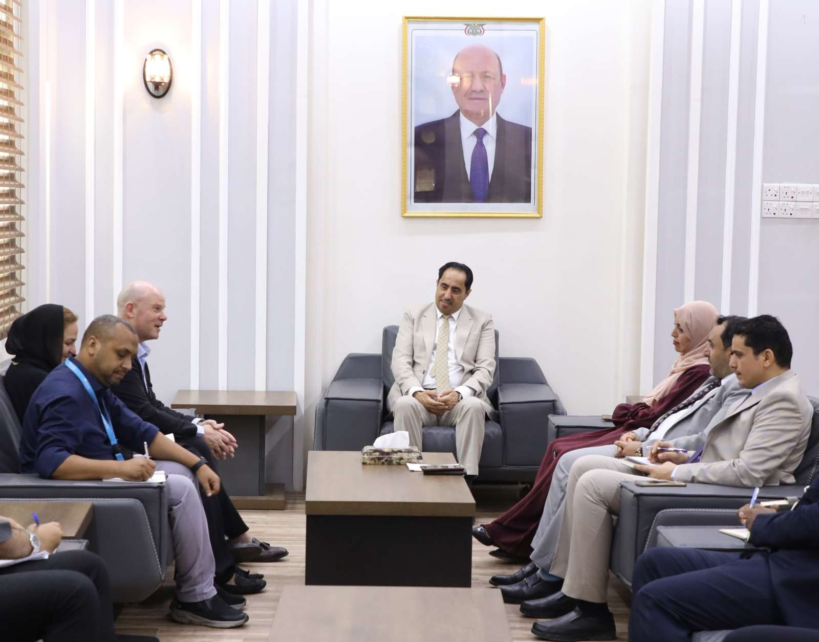 وزير الشباب والرياضة يبحث مع مسؤولي “اليونيسيف” عدد من القضايا المتعلقة بالشباب